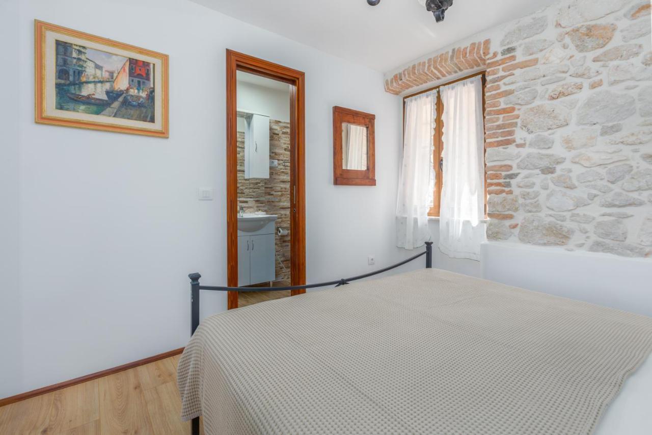 Apartment Lanterna Veneziana Ровінь Екстер'єр фото