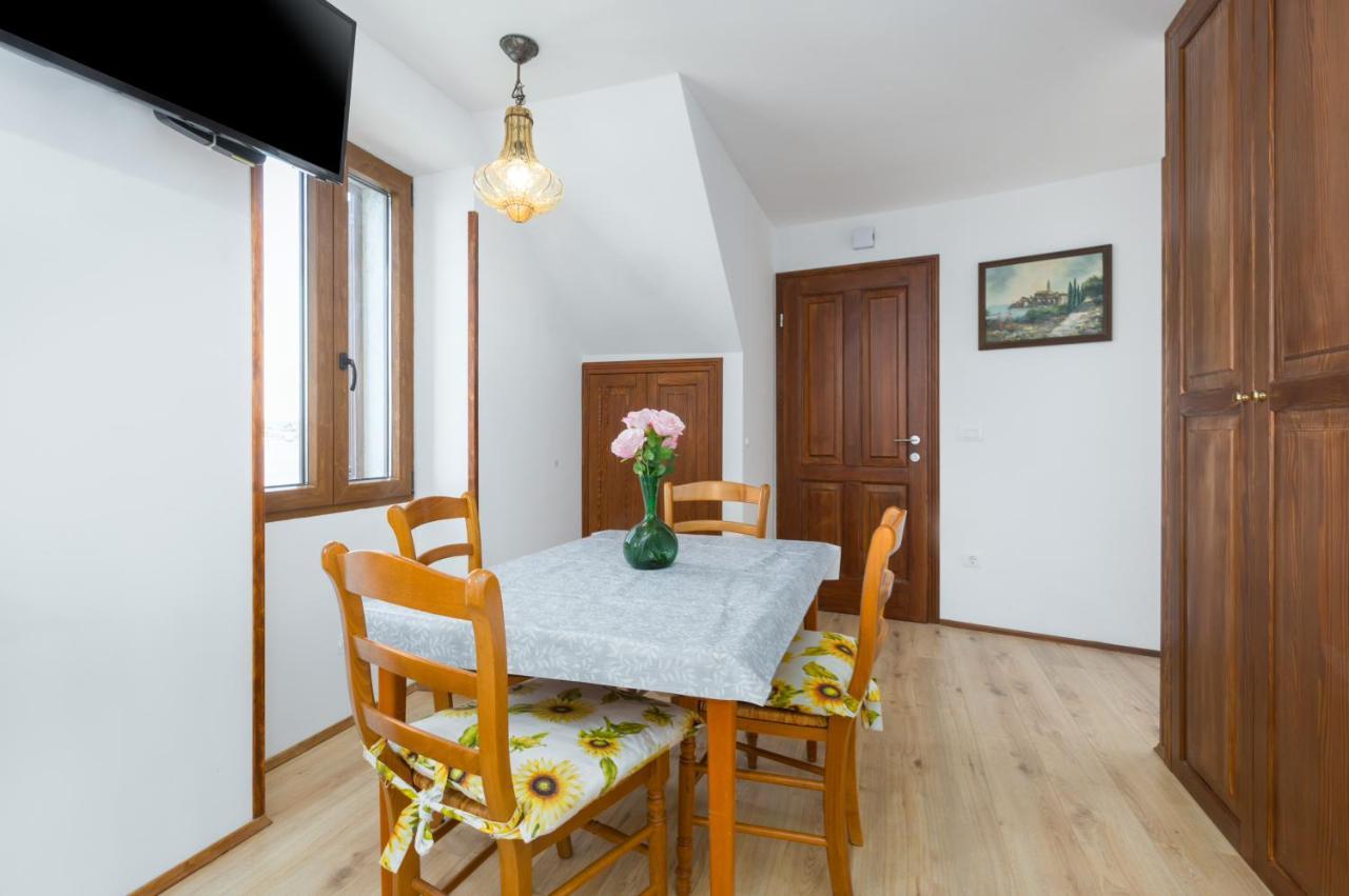 Apartment Lanterna Veneziana Ровінь Екстер'єр фото